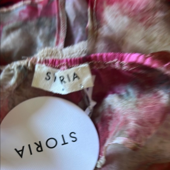 STORIA Floral Puff Sleeve Top - Picture 6 of 6